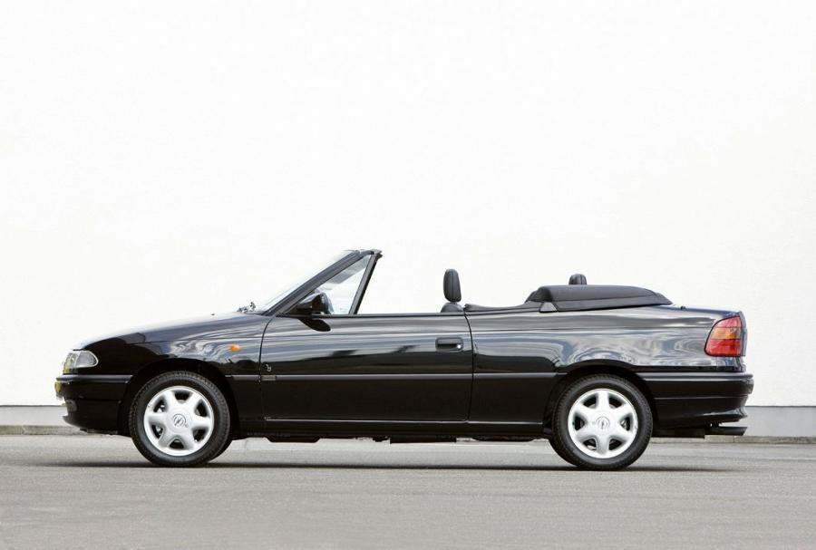  Opel Astra 1991 года  (фото 17 из 24)